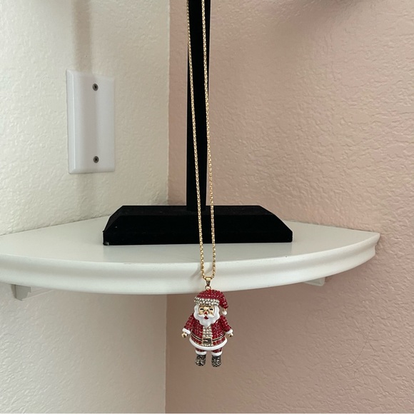 NWT Santa Claus Rhinestone Christmas Pendant Necklace With Gold Chain. - Picture 9 of 9